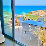 Boho Bay Akanthou