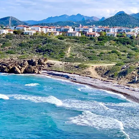Boho Bay Akanthou