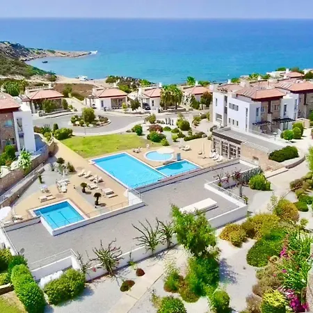 Boho Bay * Akanthou
