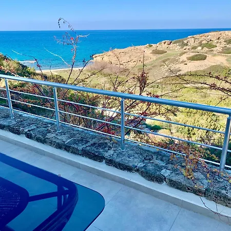 Boho Bay Akanthou