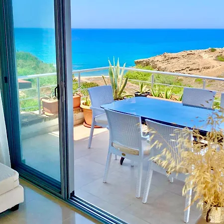 Boho Bay Akanthou