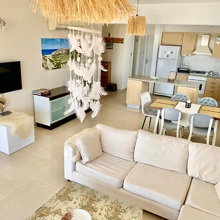 Boho Bay Akanthou