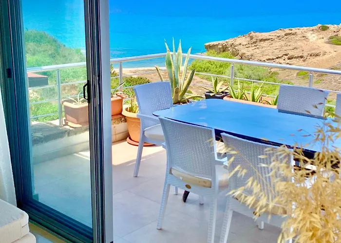 Boho Bay Akanthou