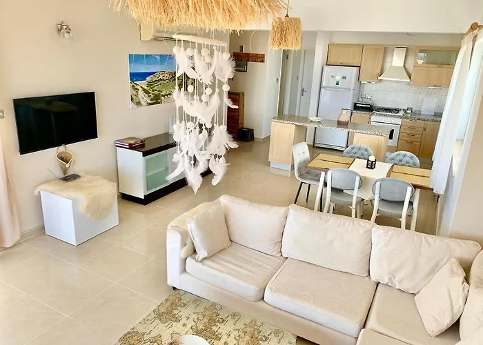 Boho Bay Akanthou